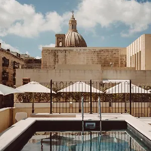 https://san-karlu.hotelssaintjulians.com